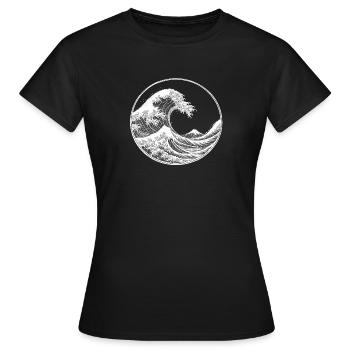 Japanese Wave & Fuji – Ukiyo-e Circle Design Wei - Women's T-Shirt - black - Front - AI Model Female 172 dark (172cm)