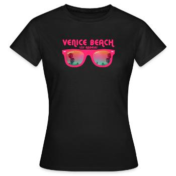 Venice Beach Los Angeles - Women's T-Shirt - black - Front - AI Model Female 172 dark (172cm)