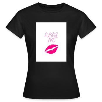 Kiss M e - T-shirt Femme - noir - Devant - AI Model Female 172 dark (172cm)