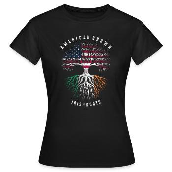 American Irish Roots Skull - Frauen T-Shirt - Schwarz - Vorne - AI Model Female 172 dark (172cm)