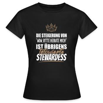 Tätowierte Stewardess ist die attraktivste - Frauen T-Shirt - Schwarz - Vorne - AI Model Female 172 dark (172cm)
