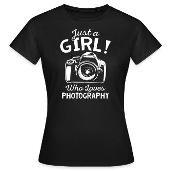 Just a Girl Who Loves Photography - Frauen T-Shirt - Schwarz - Vorne - AI Model Female 172 dark (172cm)