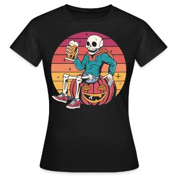 Skeleton on pumpkin - beer enjoyment for Halloween - Women's T-Shirt - black - Front - AI Model Female 172 dark (172cm)