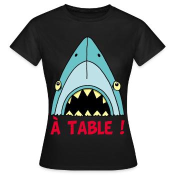 Hungriger Hai! - Frauen T-Shirt - Schwarz - Vorne - AI Model Female 172 dark (172cm)