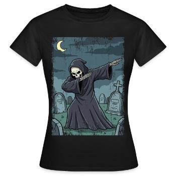 Grim Reaper im nächtlichen Friedhof - Frauen T-Shirt - Schwarz - Vorne - AI Model Female 172 dark (172cm)