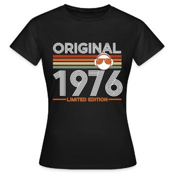 1976 - Dame-T-shirt - sort - Foran - AI Model Female 172 dark (172cm)