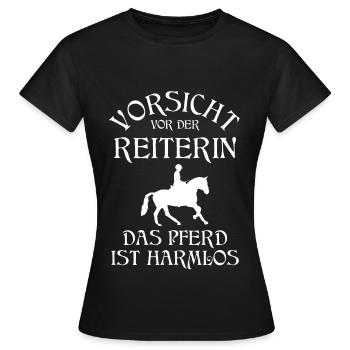 Vorsicht vor der Reiterin das Pferd ist Harmlos - Frauen T-Shirt - Schwarz - Vorne - AI Model Female 172 dark (172cm)