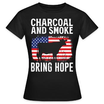 Barbecue USA Le charbon de bois et la fumée apportent de l’espoir - T-shirt Femme - noir - Devant - AI Model Female 172 dark (172cm)