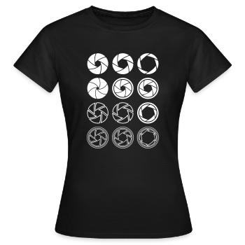 Photography - Frauen T-Shirt - Schwarz - Vorne - AI Model Female 172 dark (172cm)