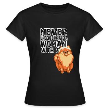 Don't underestimate a woman with a Pomeranian - Women's T-Shirt - black - Front - AI Model Female 172 dark (172cm)