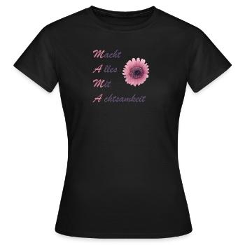 Mama macht alles mit Achtsamkeit - Frauen T-Shirt - Schwarz - Vorne - AI Model Female 172 dark (172cm)