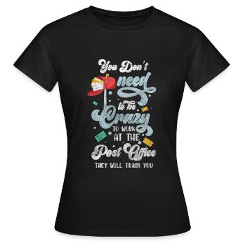 Postbote Paket Kurier Briefzusteller - Frauen T-Shirt - Schwarz - Vorne - AI Model Female 172 dark (172cm)