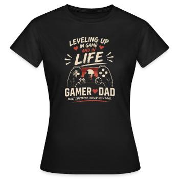 Gamer Dad: Level up in Game und Leben - Frauen T-Shirt - Schwarz - Vorne - AI Model Female 172 dark (172cm)