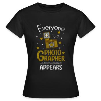 Fotograf Bild Bilder - Frauen T-Shirt - Schwarz - Vorne - AI Model Female 172 dark (172cm)