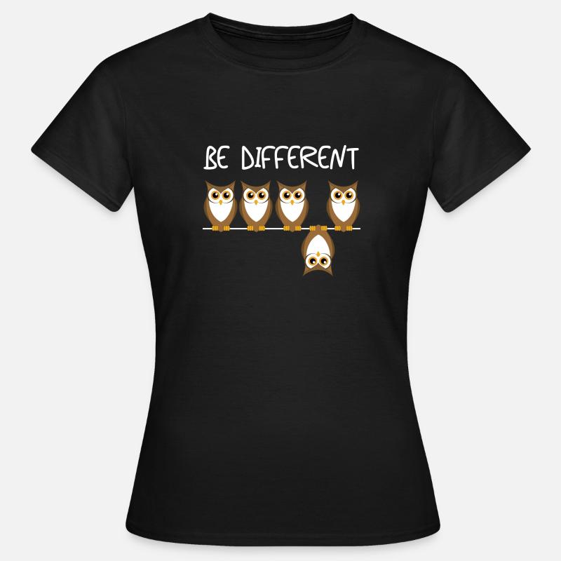 be different Eule Geschenk - Frauen T-Shirt - Schwarz