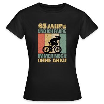Geburtstag 85 Fahrradfahrerin Retro Frauen - Frauen T-Shirt - Schwarz - Vorne - AI Model Female 172 dark (172cm)