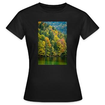 Arbres d’automne à l’Eibsee en Bavière - T-shirt Femme - noir - Devant - AI Model Female 172 dark (172cm)