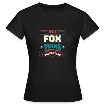 C’est un nom de famille de renard pour la famille - T-shirt Femme - noir - Devant - AI Model Female 172 dark (172cm)