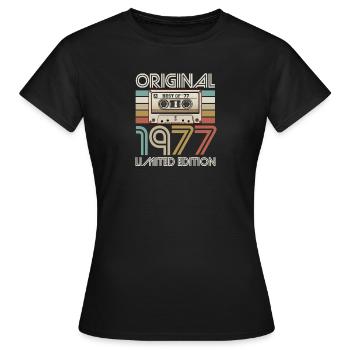Original 1977 Limited Edition Retro - T-shirt Femme - noir - Devant - AI Model Female 172 dark (172cm)