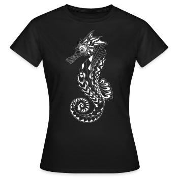 Tatouage Polynésien Hippocampe Maori - T-shirt Femme - noir - Devant - AI Model Female 172 dark (172cm)