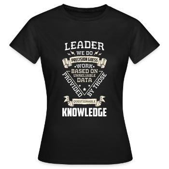 Arbeit Beruf Abteilungsleiter Angestellter - Frauen T-Shirt - Schwarz - Vorne - AI Model Female 172 dark (172cm)