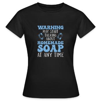 Seife Herstellen Handgemachte Seife - Frauen T-Shirt - Schwarz - Vorne - AI Model Female 172 dark (172cm)