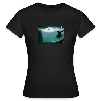 Vinyl rules - retro Schallplattenspieler - Frauen T-Shirt - Schwarz - Vorne - AI Model Female 172 dark (172cm)