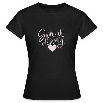 I love you - Women's T-Shirt - black - Front - AI Model Female 172 dark (172cm)
