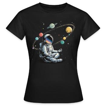 Astronaute Méditation Planète Espace Orbite - T-shirt Femme - noir - Devant - AI Model Female 172 dark (172cm)