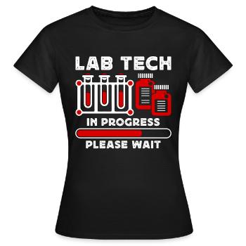 Lab Technician Lab Tech In Healthcare Laboratory - Frauen T-Shirt - Schwarz - Vorne - AI Model Female 172 dark (172cm)