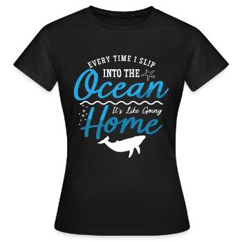 Marine Biology Every Time I Slip Into Underwater - Frauen T-Shirt - Schwarz - Vorne - AI Model Female 172 dark (172cm)