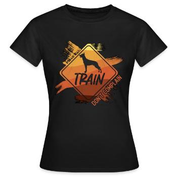Train de dresseurs de chiens d’assistance Ne vous plaignez pas du propriétaire de chien - T-shirt Femme - noir - Devant - AI Model Female 172 dark (172cm)