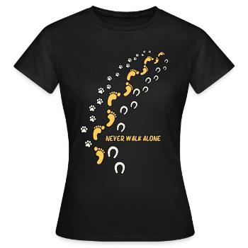 Funny Never Walk Alone Dog Lover Dogs Footprints - Frauen T-Shirt - Schwarz - Vorne - AI Model Female 172 dark (172cm)