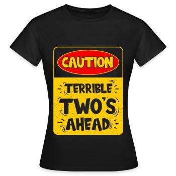 Attention: Deux terribles sur le chemin - T-shirt Femme - noir - Devant - AI Model Female 172 dark (172cm)