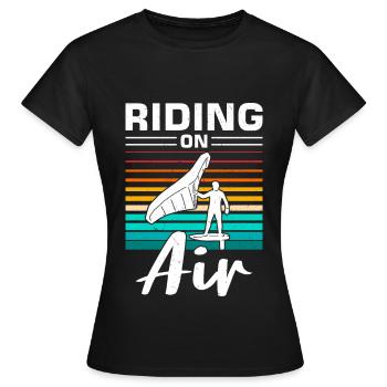 Wingsurfing Foil Wing Wing Boarding Wing Foiling - Frauen T-Shirt - Schwarz - Vorne - AI Model Female 172 dark (172cm)