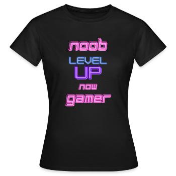 Gamer Design Noob Level Up Gamer - Frauen T-Shirt - Schwarz - Vorne - AI Model Female 172 dark (172cm)