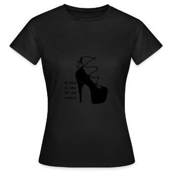 Illustration de chaussures hautes chaussures à talons hauts - T-shirt Femme - noir - Devant - AI Model Female 172 dark (172cm)