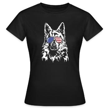 WEISSER SCHWEIZER SCHAEFERHUND Amerika Fahne Hunde - Frauen T-Shirt - Schwarz - Vorne - AI Model Female 172 dark (172cm)