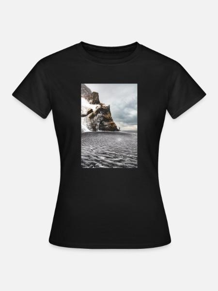 Landscape of Iceland - Women's T-Shirt - black