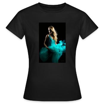 Cyan Beauty 4 - Women's T-Shirt - black - Front - AI Model Female 172 dark (172cm)