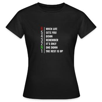 Motorrad Schaltung - Frauen T-Shirt - Schwarz - Vorne - AI Model Female 172 dark (172cm)