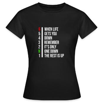 Quand la vie vous déprime, il n'y en a qu'un. - T-shirt Femme - noir - Devant - AI Model Female 172 dark (172cm)