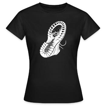 Nature Mountain Profile Landscape Hiking Boots Sole - Women's T-Shirt - black - Front - AI Model Female 172 dark (172cm)