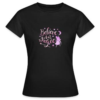 Pinke Fee Magie - Frauen T-Shirt - Schwarz - Vorne - AI Model Female 172 dark (172cm)