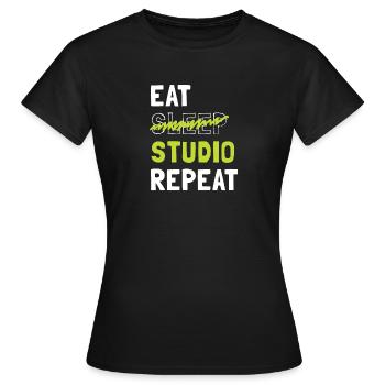 Eat Sleep Studio Repeat - Frauen T-Shirt - Schwarz - Vorne - AI Model Female 172 dark (172cm)