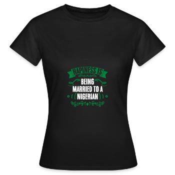 Le bonheur, c’est d’être marié à un drôle de Nigérian - T-shirt Femme - noir - Devant - AI Model Female 172 dark (172cm)