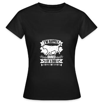 Funny I'm Happily Owned By A Dog For A Dog Owner - Frauen T-Shirt - Schwarz - Vorne - AI Model Female 172 dark (172cm)