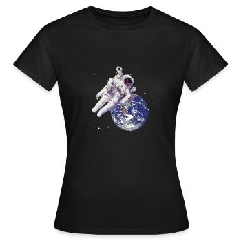 Astronaute dans l'espace - T-shirt Femme - noir - Devant - AI Model Female 172 dark (172cm)