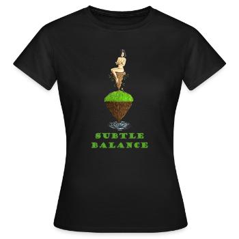 Stillende Frau im Gleichgewicht auf der natürlichen Welt - Frauen T-Shirt - Schwarz - Vorne - AI Model Female 172 dark (172cm)