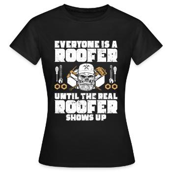 Dachdecker -Dachhäuser Reparaturen - Frauen T-Shirt - Schwarz - Vorne - AI Model Female 172 dark (172cm)